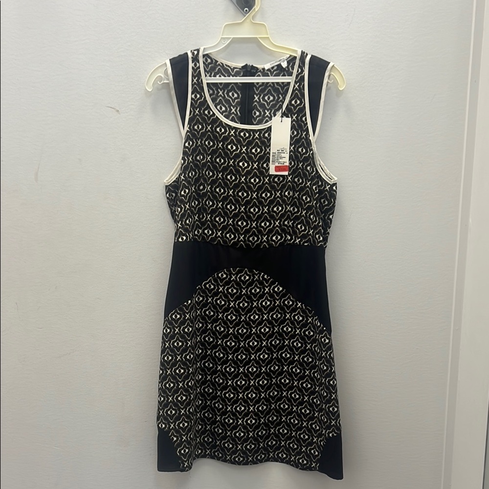 Collectif Black and White Sheath Mini Dress Sleeveless Scoop Neck